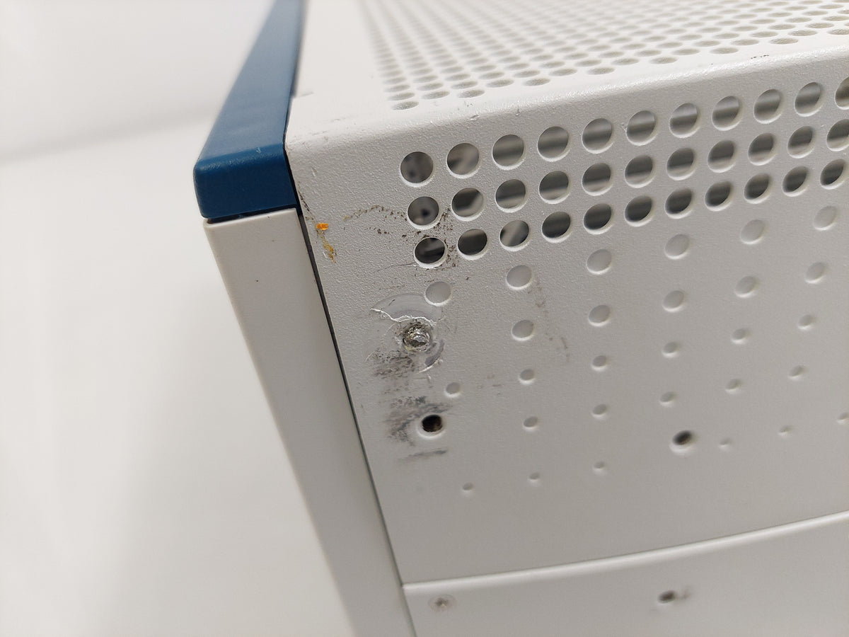 National Instruments PXIe-1073 5-Slot PXI Express Chassis