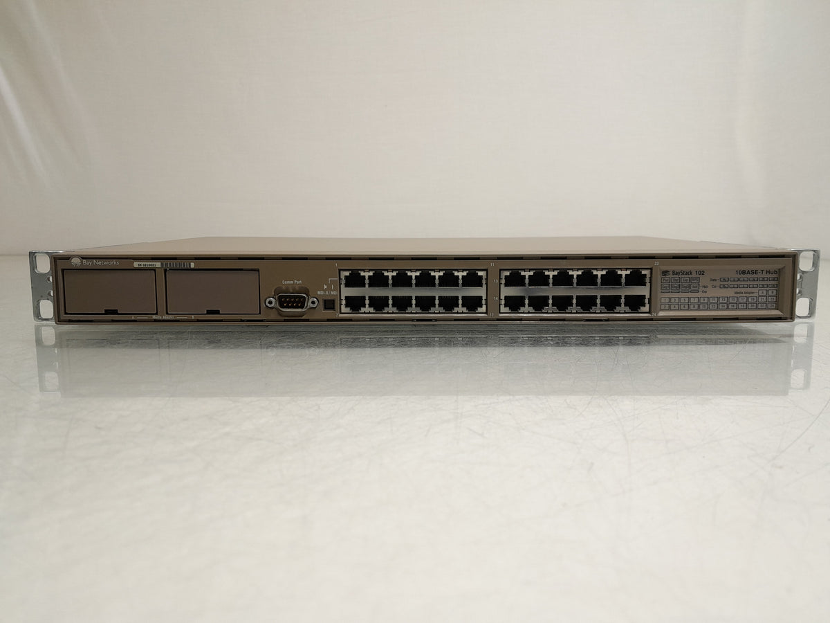 Bay Networks BayStack 102 24-Port 10BASE-T Stackable Ethernet Hub (CG1001E02)