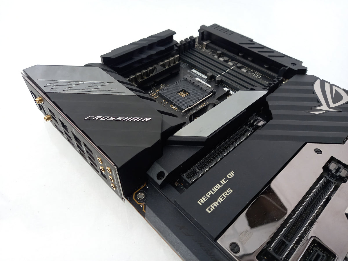 ASUS ROG Crosshair VIII Extreme X570 Socket AM4 DDR4 Motherboard 90MB1860-M0EAY0 - Faulty