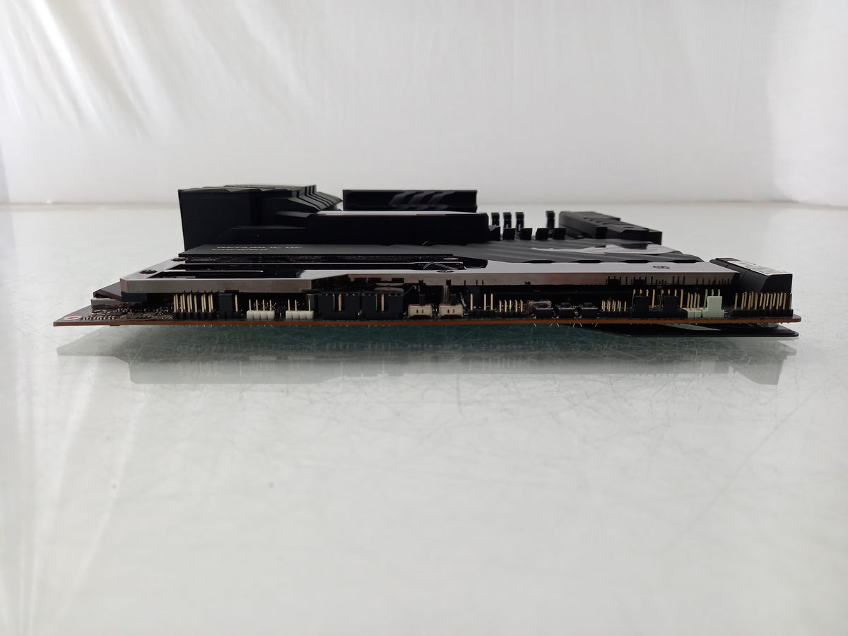 ASUS ROG Crosshair VIII Extreme X570 Socket AM4 DDR4 Motherboard 90MB1860-M0EAY0 - Faulty