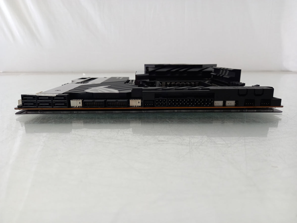 ASUS ROG Crosshair VIII Extreme X570 Socket AM4 DDR4 Motherboard 90MB1860-M0EAY0 - Faulty