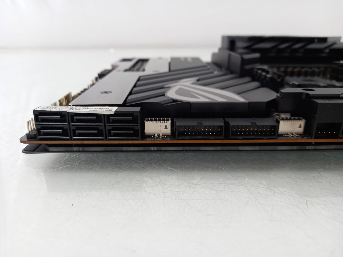 ASUS ROG Crosshair VIII Extreme X570 Socket AM4 DDR4 Motherboard 90MB1860-M0EAY0 - Faulty