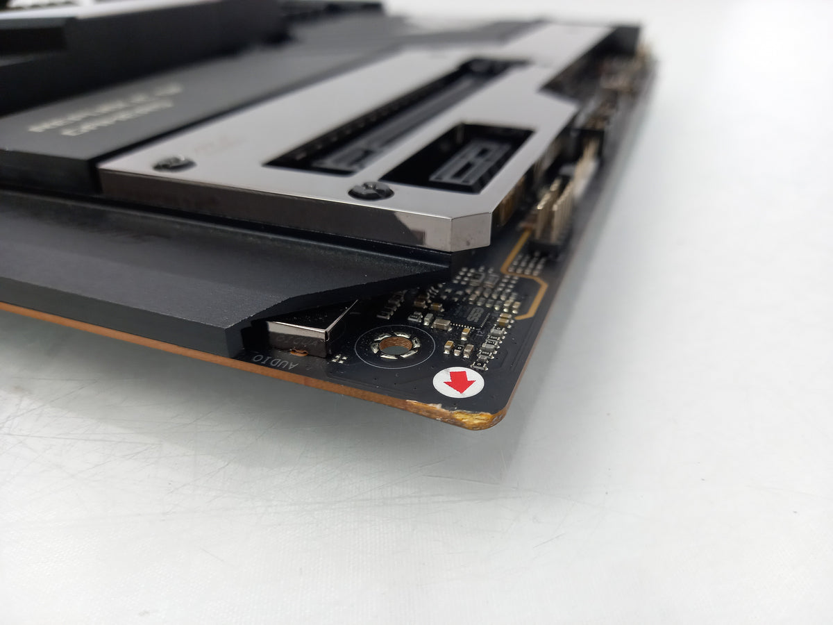 ASUS ROG Crosshair VIII Extreme X570 Socket AM4 DDR4 Motherboard 90MB1860-M0EAY0 - Faulty