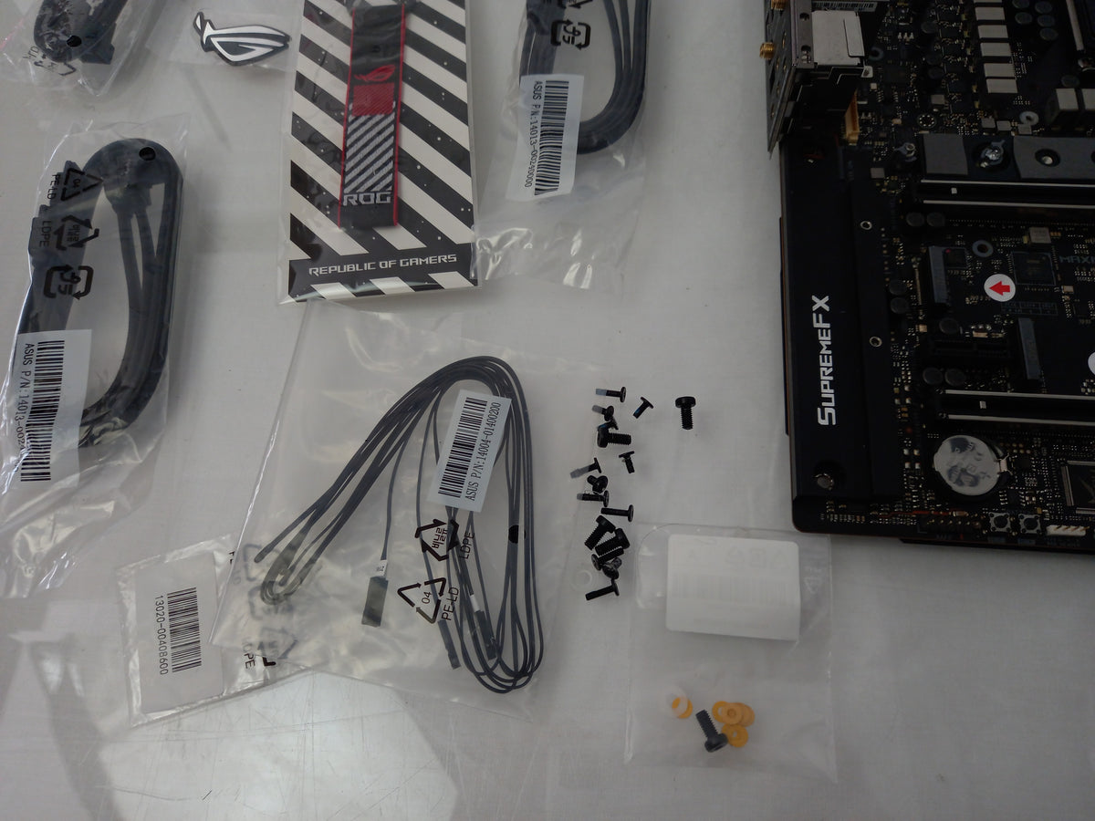 ASUS ROG MAXIMUS Z690 EXTREME GLACIAL LGA1700 DDR5 90MB1A60-M0EAY0- Faulty