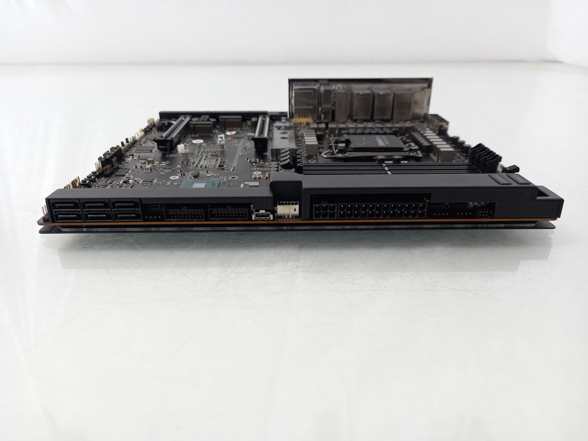 ASUS ROG MAXIMUS Z690 EXTREME GLACIAL LGA1700 DDR5 90MB1A60-M0EAY0- Faulty