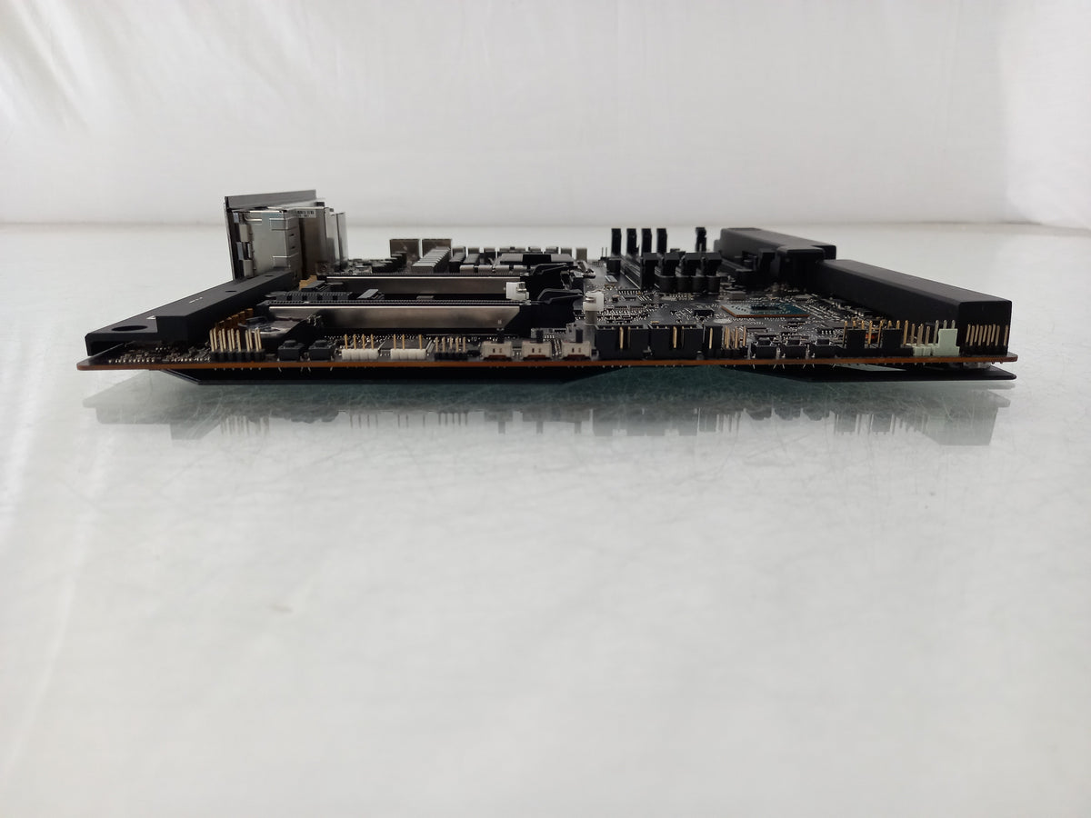 ASUS ROG MAXIMUS Z690 EXTREME GLACIAL LGA1700 DDR5 90MB1A60-M0EAY0- Faulty
