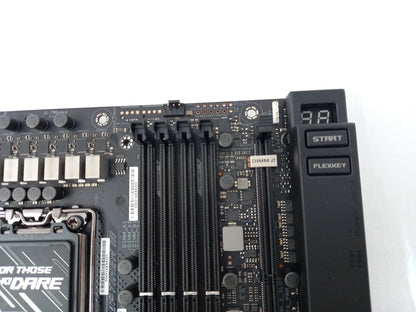 ASUS ROG MAXIMUS Z690 EXTREME GLACIAL LGA1700 DDR5 90MB1A60-M0EAY0- Faulty
