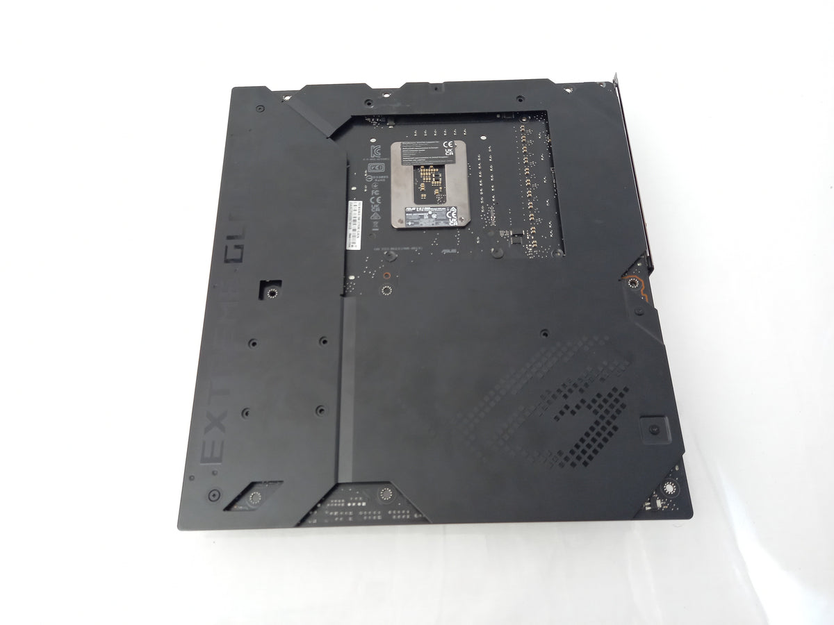 ASUS ROG MAXIMUS Z690 EXTREME GLACIAL LGA1700 DDR5 90MB1A60-M0EAY0- Faulty