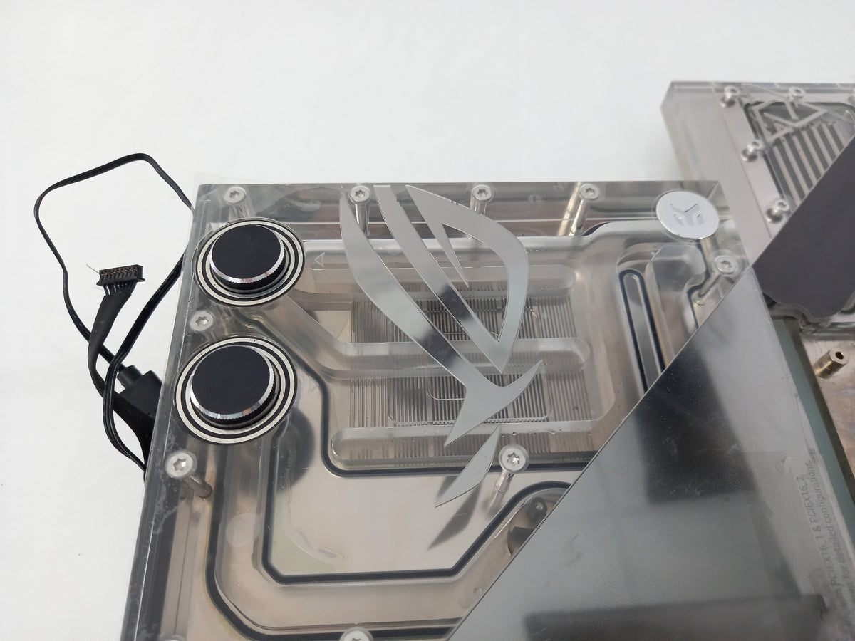 ASUS ROG MAXIMUS Z690 EXTREME GLACIAL LGA1700 DDR5 90MB1A60-M0EAY0- Faulty