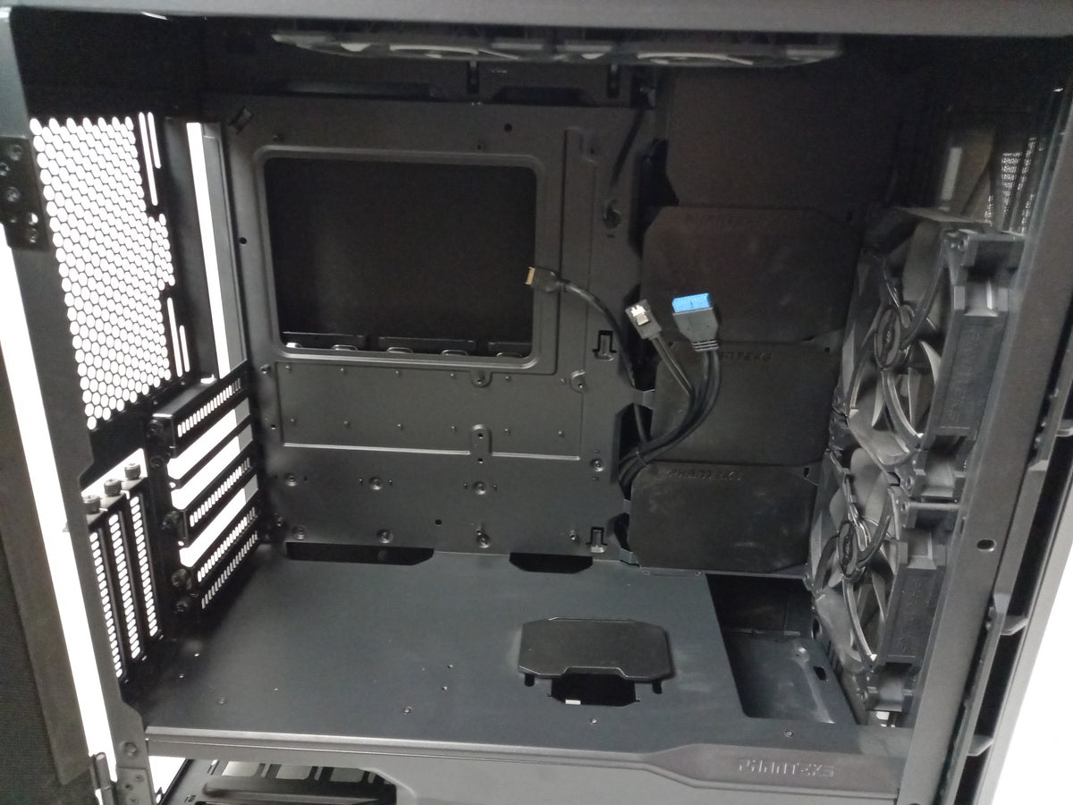 Novatech PC-BX24063 Standard ATX mid Tower Computer Gaming Case