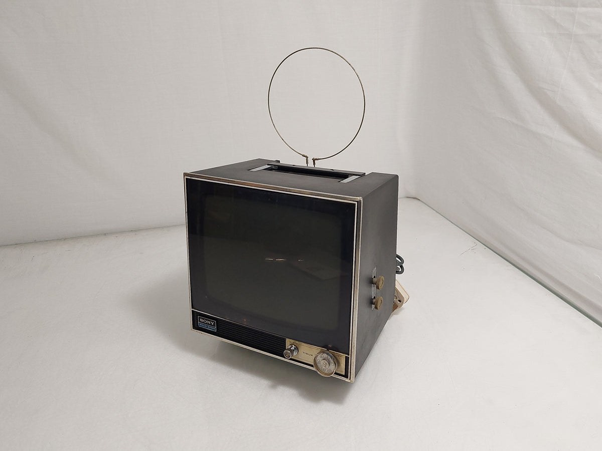 Sony TV-110UK 11in 1971 Vintage Portable B&W CRT TV UHF 12V Tested Aerial