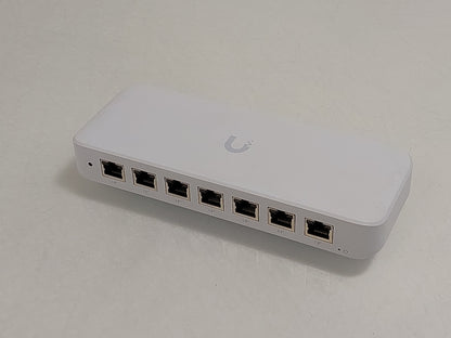 Ubiquiti UniFi Switch Ultra USW-Ultra-60W 8-Port Gigabit PoE+ Managed Switch