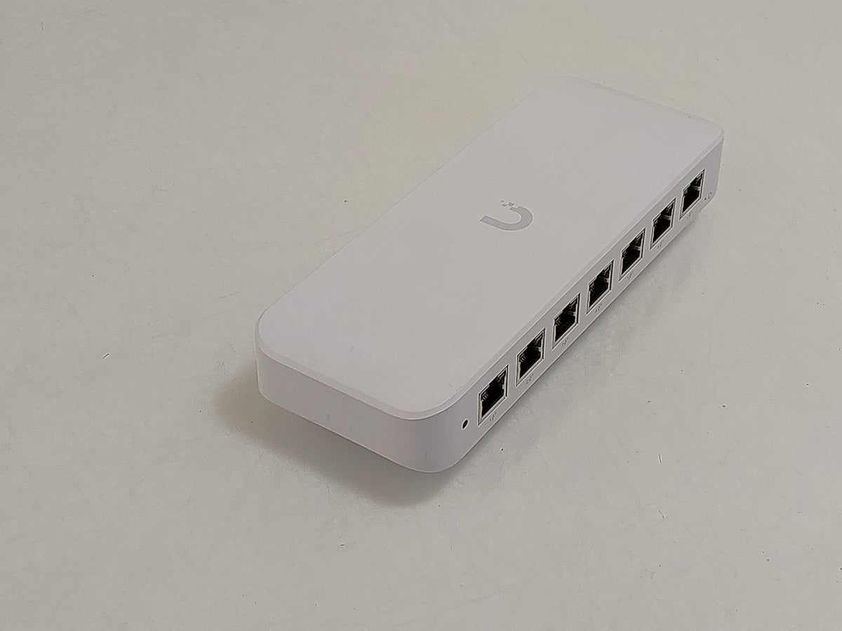 Ubiquiti UniFi Switch Ultra USW-Ultra-60W 8-Port Gigabit PoE+ Managed Switch