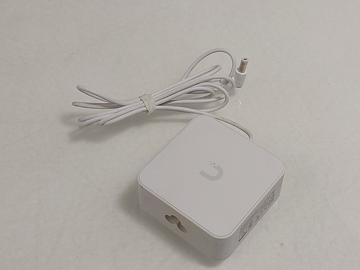 Ubiquiti UniFi Switch Ultra USW-Ultra-60W 8-Port Gigabit PoE+ Managed Switch