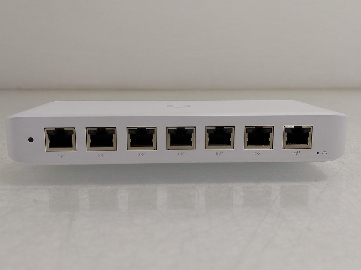 Ubiquiti UniFi Switch Ultra USW-Ultra-60W 8-Port Gigabit PoE+ Managed Switch