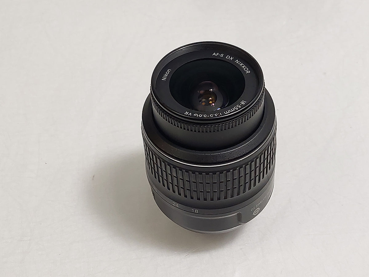 Nikon D3100 DSLR 18-55mm VR Lens 16GB Charger 8441 Shots Possible Focus Issue