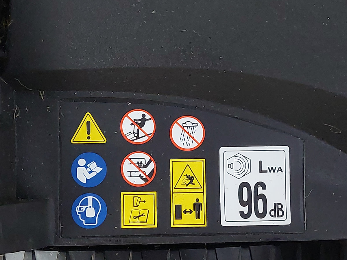 Ryobi OLM1833B 33cm Lawnmower 18V ONE+ - Missing 1 Triangle Knob