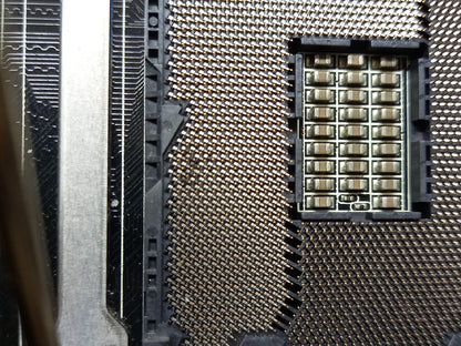 ASUS Sabertooth X79 Socket LGA2011 DDR3 Motherboard With I/O Shield Sabertooth X79 - Faulty