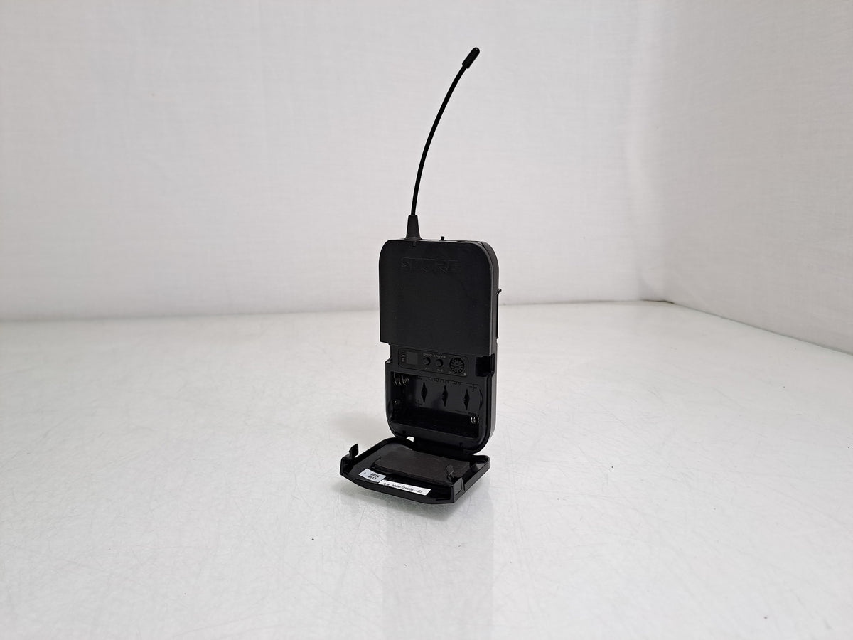 Shure BLX1 K3E 606-630MHz UHF Bodypack Transmitter Power Tested No Batteries