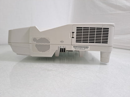 NEC NP-UM361X 3600lm XGA Ultra Short Throw 3LCD Projector 3150h Missing Cover