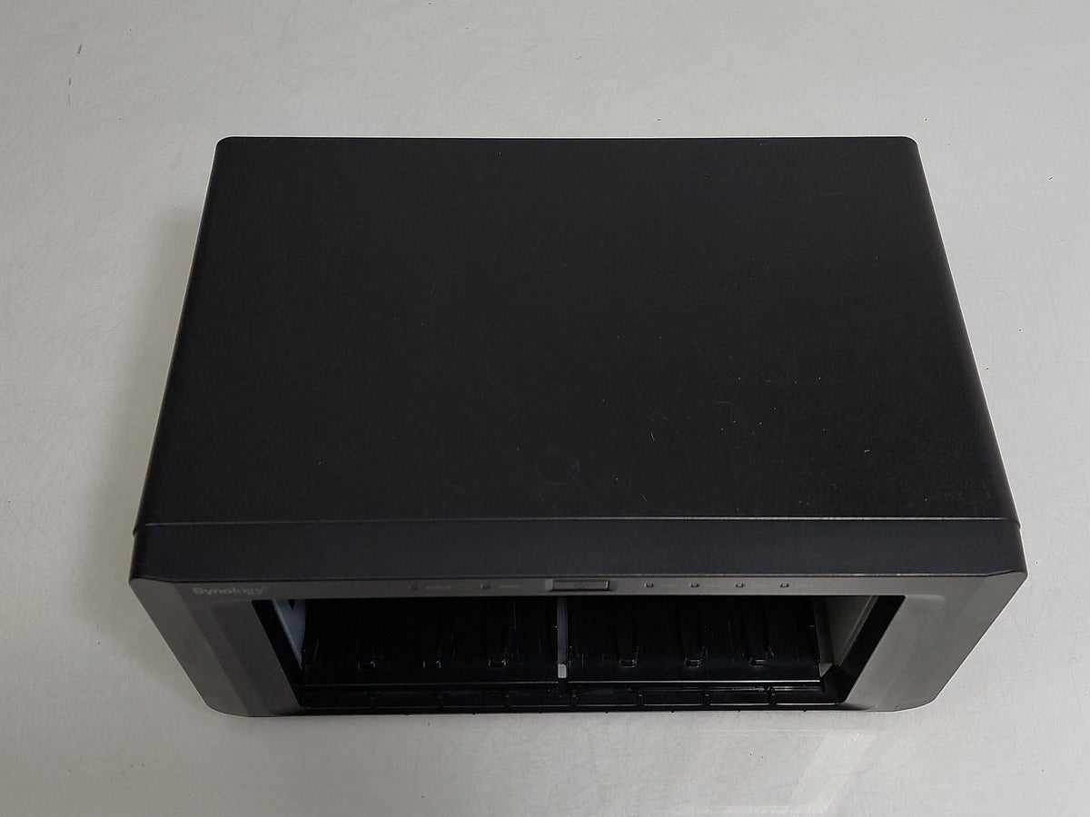 Synology DS1815+ 8-Bay NAS Intel C2538 2GB 4xGbE No HDDs/Caddies