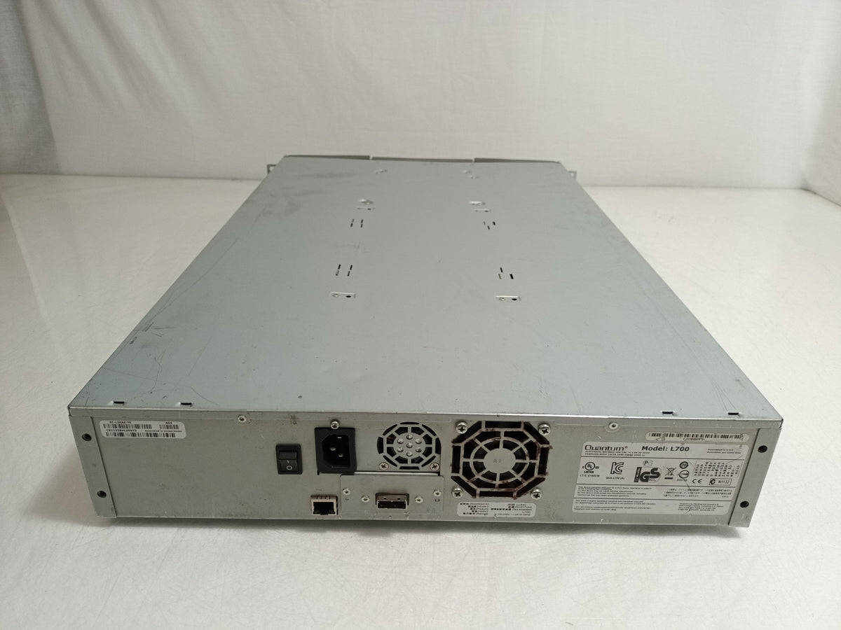 Quantum L700 Super Loader 3 Tape Drive Library - No Drive