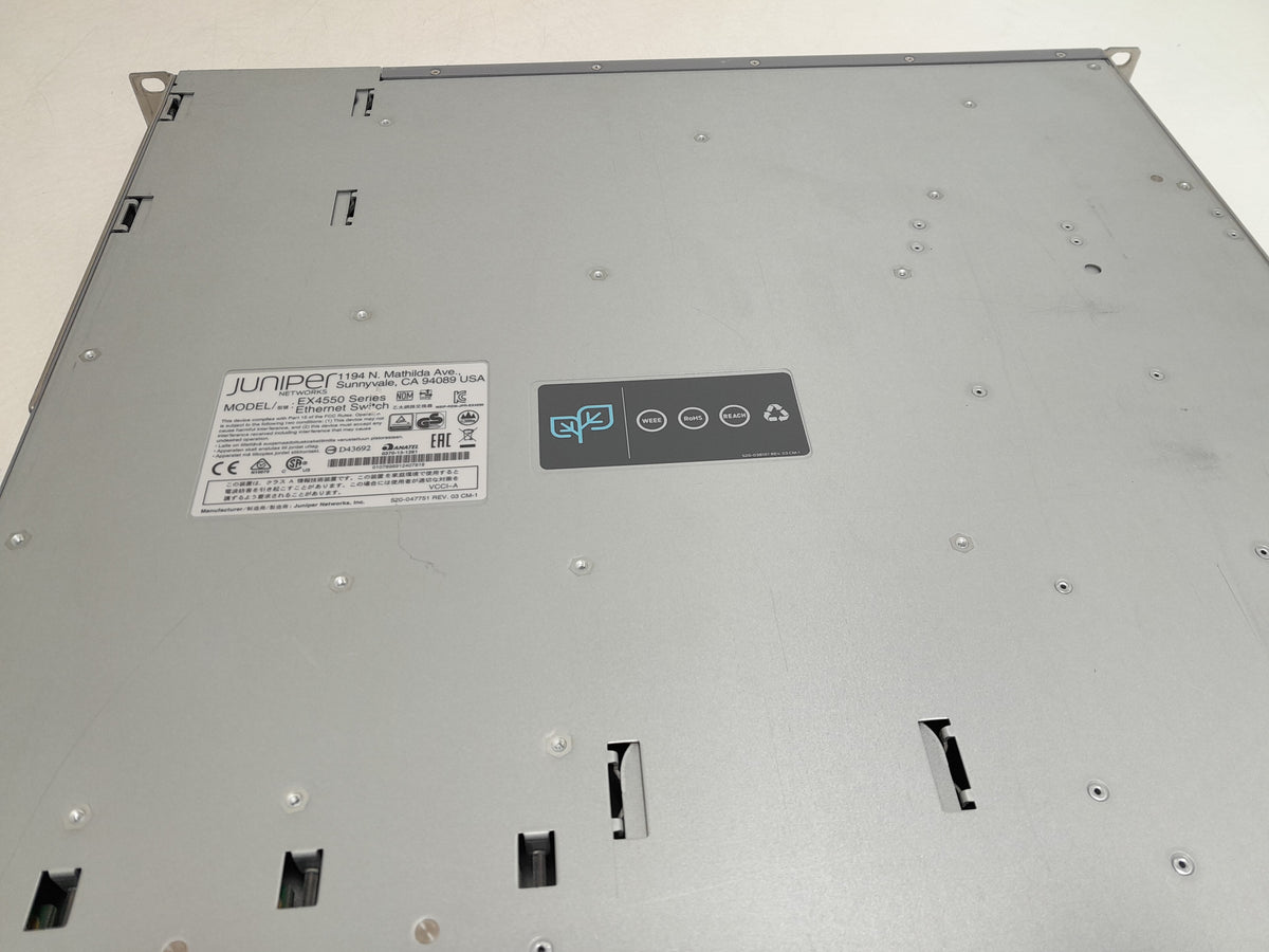 Juniper Networks EX4550-32F-AFO Switch with Juniper EX4550-EM-2QSFP 2 x 40Gb QSFP+ Module