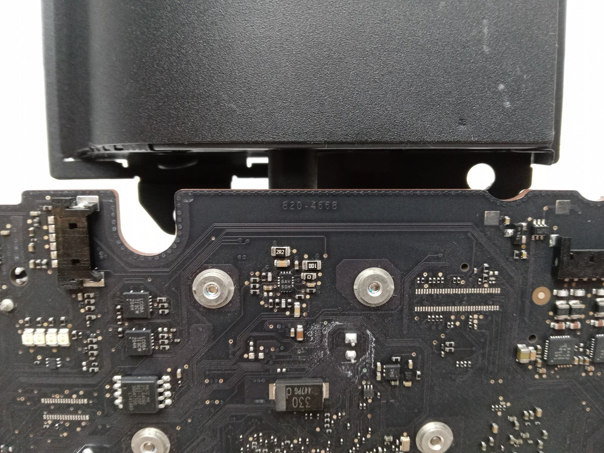 Apple iMac A1418 21.5' 2014 Logic Board with i5-4260U 1.4Ghz 820-4668