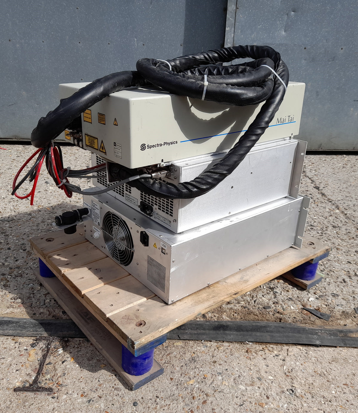 Spectra-Physics Mai Tai Ultrafast Laser With J80-8SS-28K-08DS PSU & ThermoRack 401 Chiller