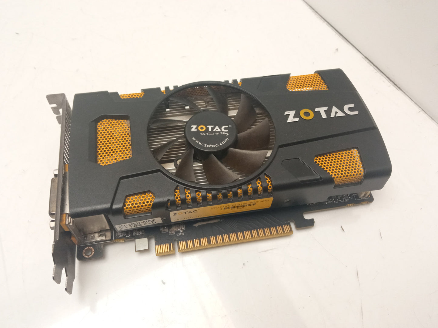 Zotac GTX 550 Ti 1GB DDR5 PCIe Video Graphics Card ZT-50401