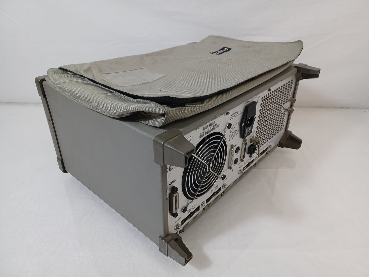 HP 1670A 136-Channel 70 MHz - 250 MHz Timing Benchtop Deep Memory Logic Analyzer