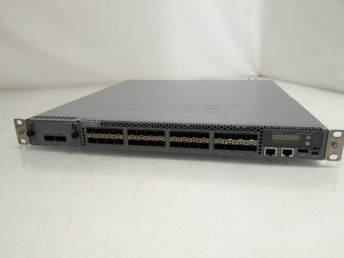 Juniper Networks EX4550-32F-AFO Switch with Juniper EX4550-EM-2QSFP 2 x 40Gb QSFP+ Module