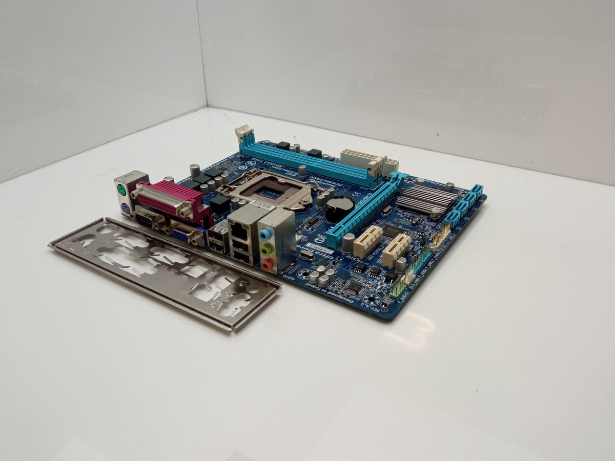GIGABYTE GA-H61M-DS2 Socket LGA1155 DDR3 Micro ATX Motherboard With I/O Shield
