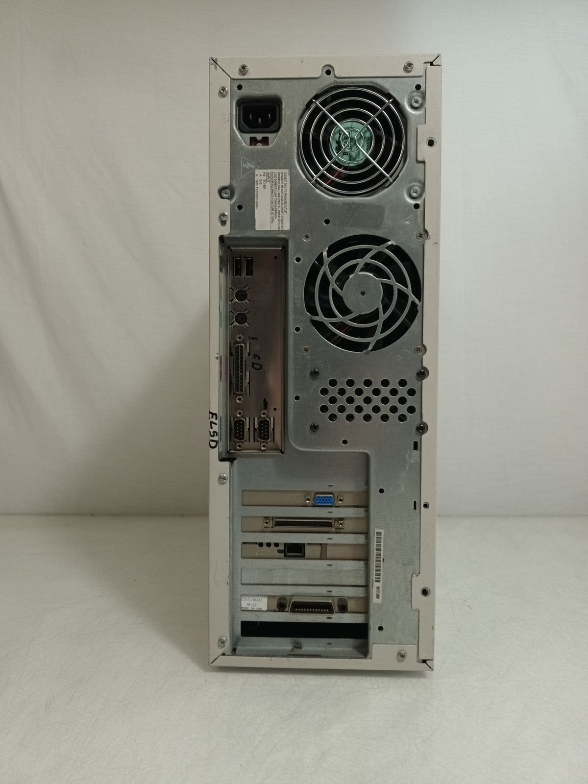 Compaq Professional Workstation AP200 - Pentium(R) 3 Processor 550 MHz